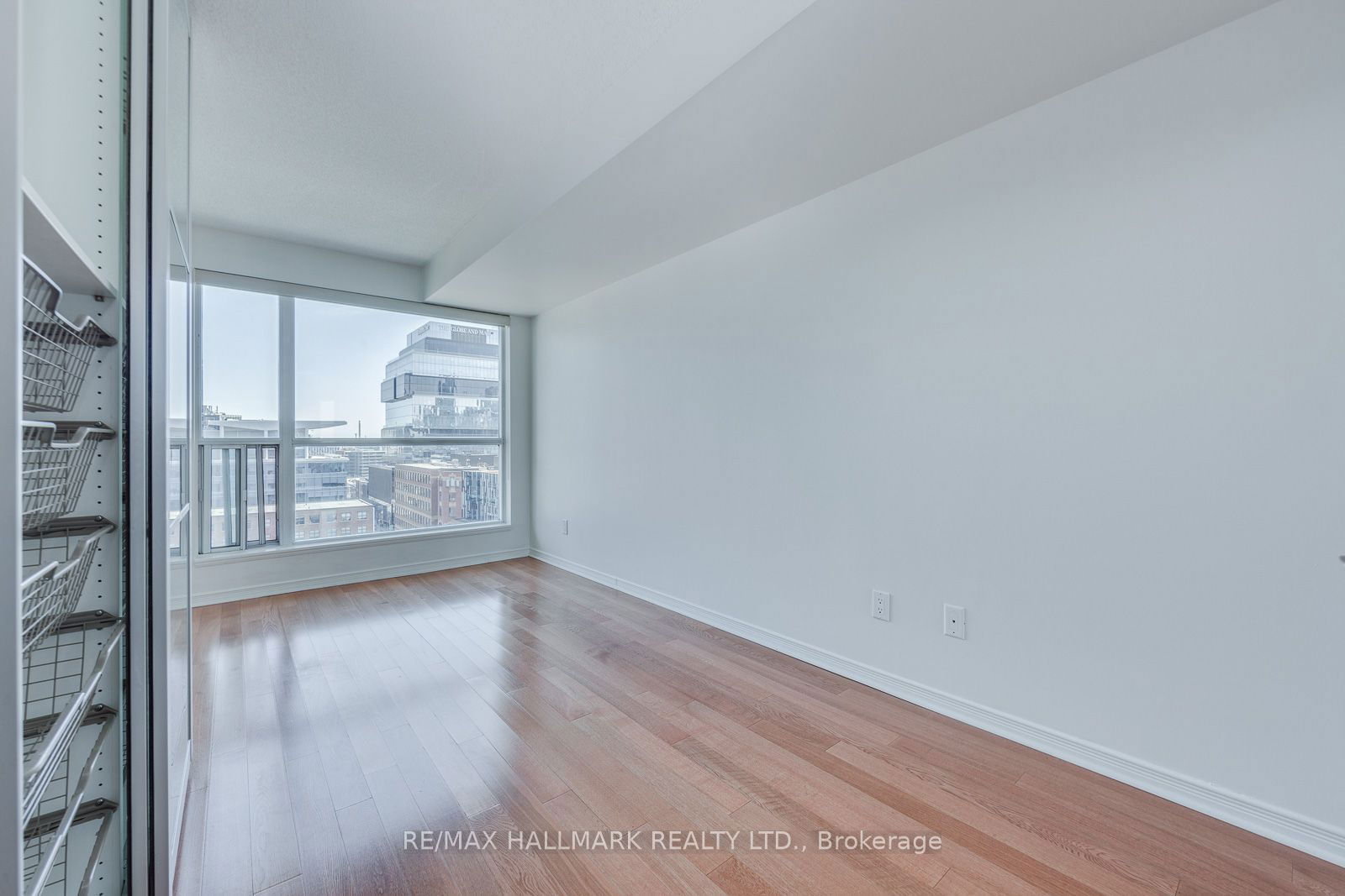 230 King St E, unit 1402 for rent