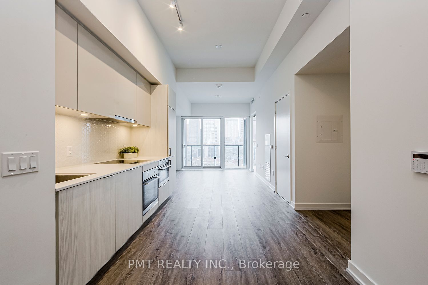 158 Front St E, unit 2203 for rent