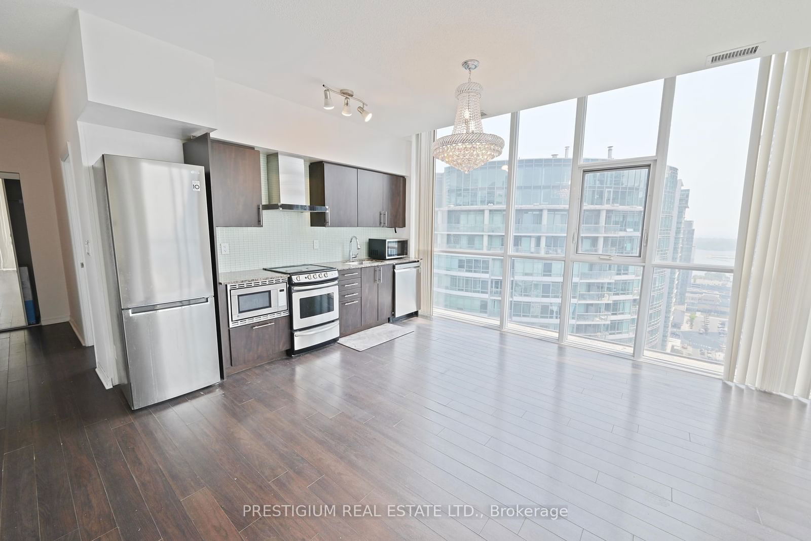 352 Front St W, unit Ph05 for rent