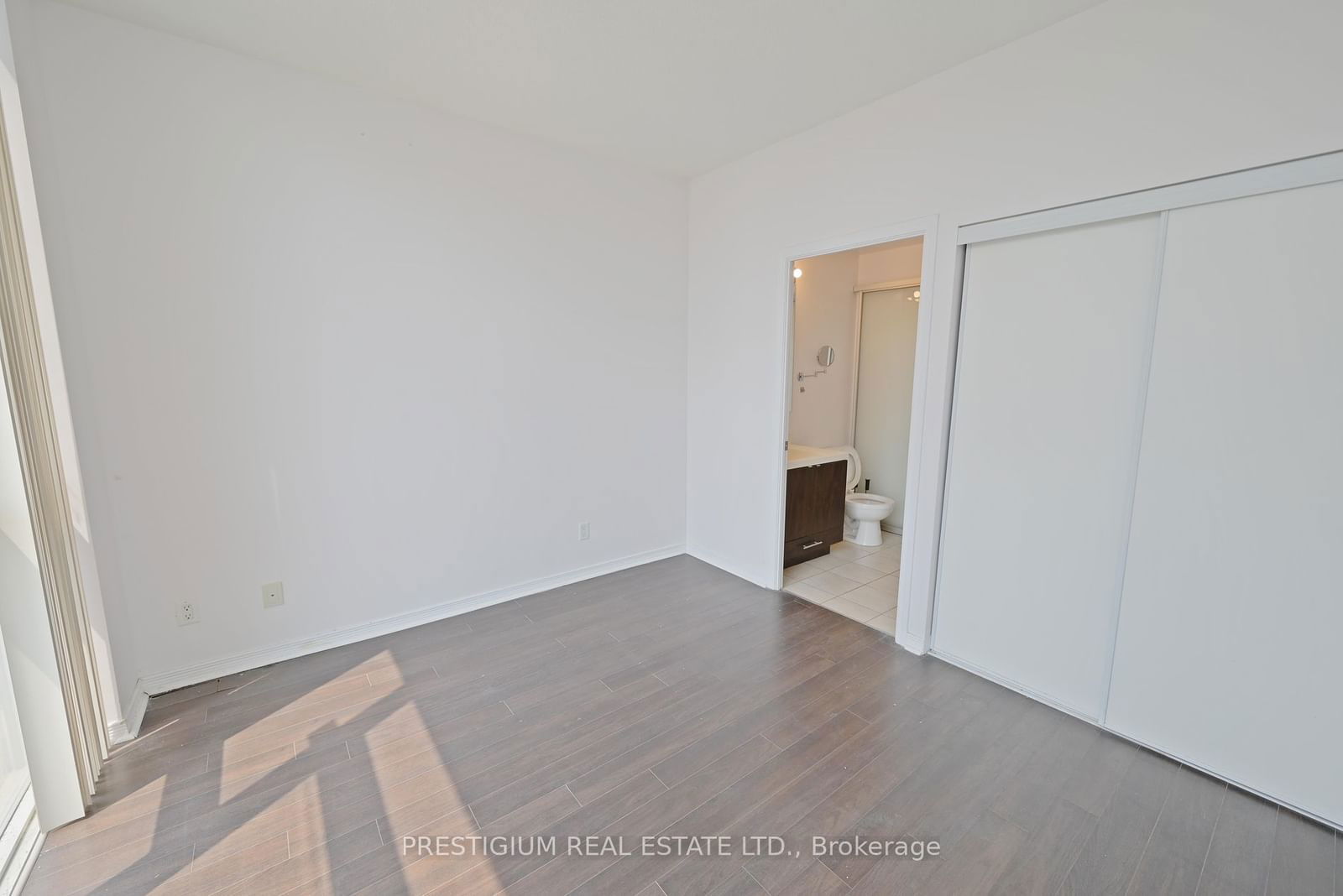 352 Front St W, unit Ph05 for rent