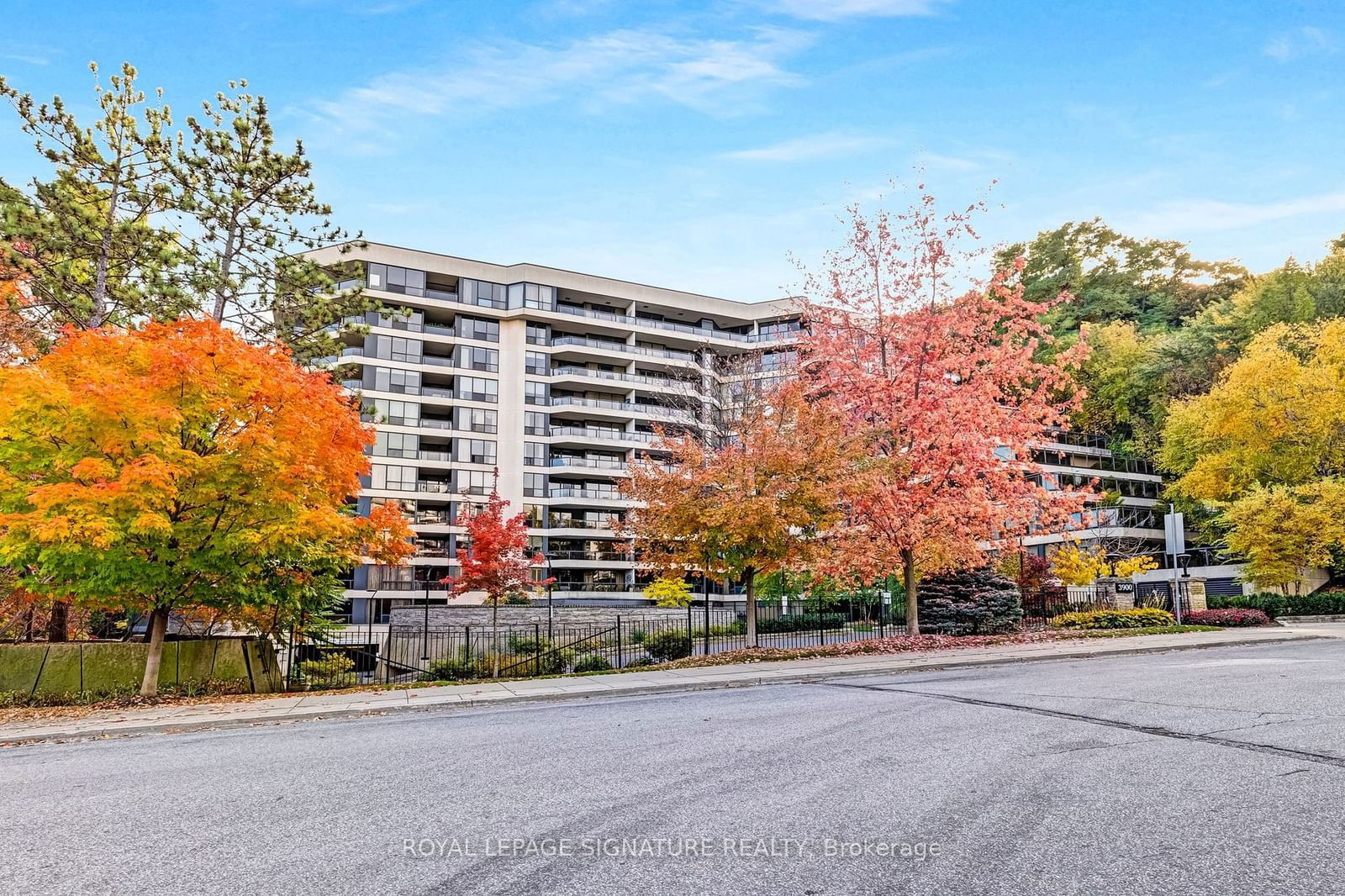 York Mills Place Condos, North York, Toronto