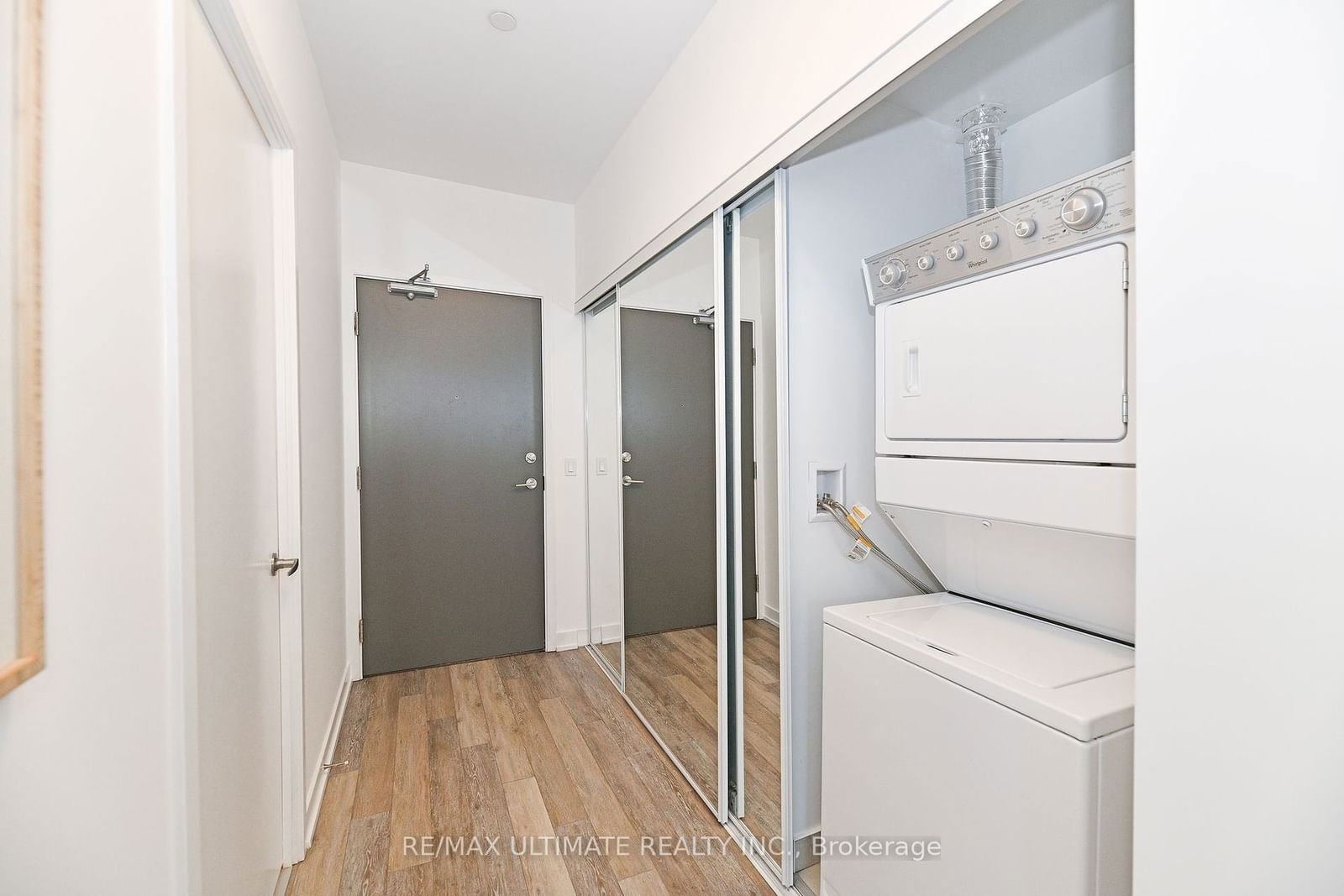 5180 Yonge St, unit 401 for sale