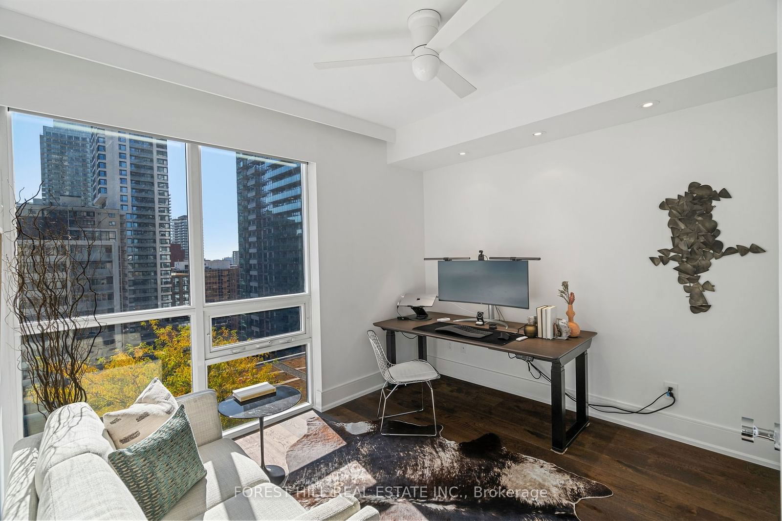 25 Broadway Ave, unit 1007 for sale