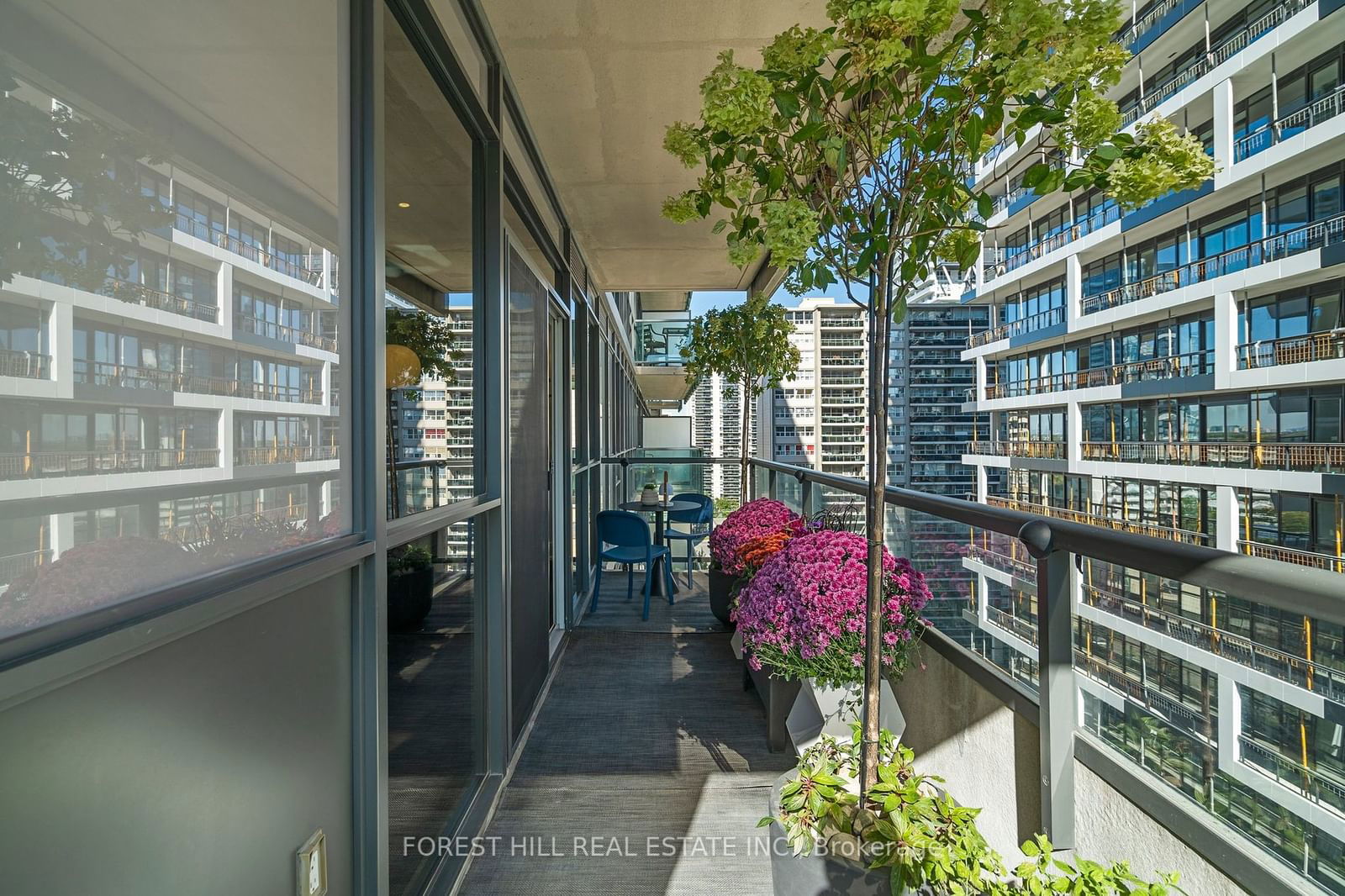 25 Broadway Ave, unit 1007 for sale