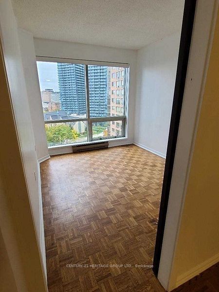 1001 Bay St, unit 1301 for rent