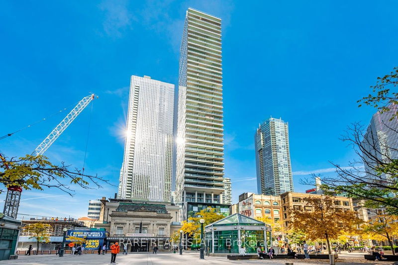 224 King St W, unit 2306 for sale