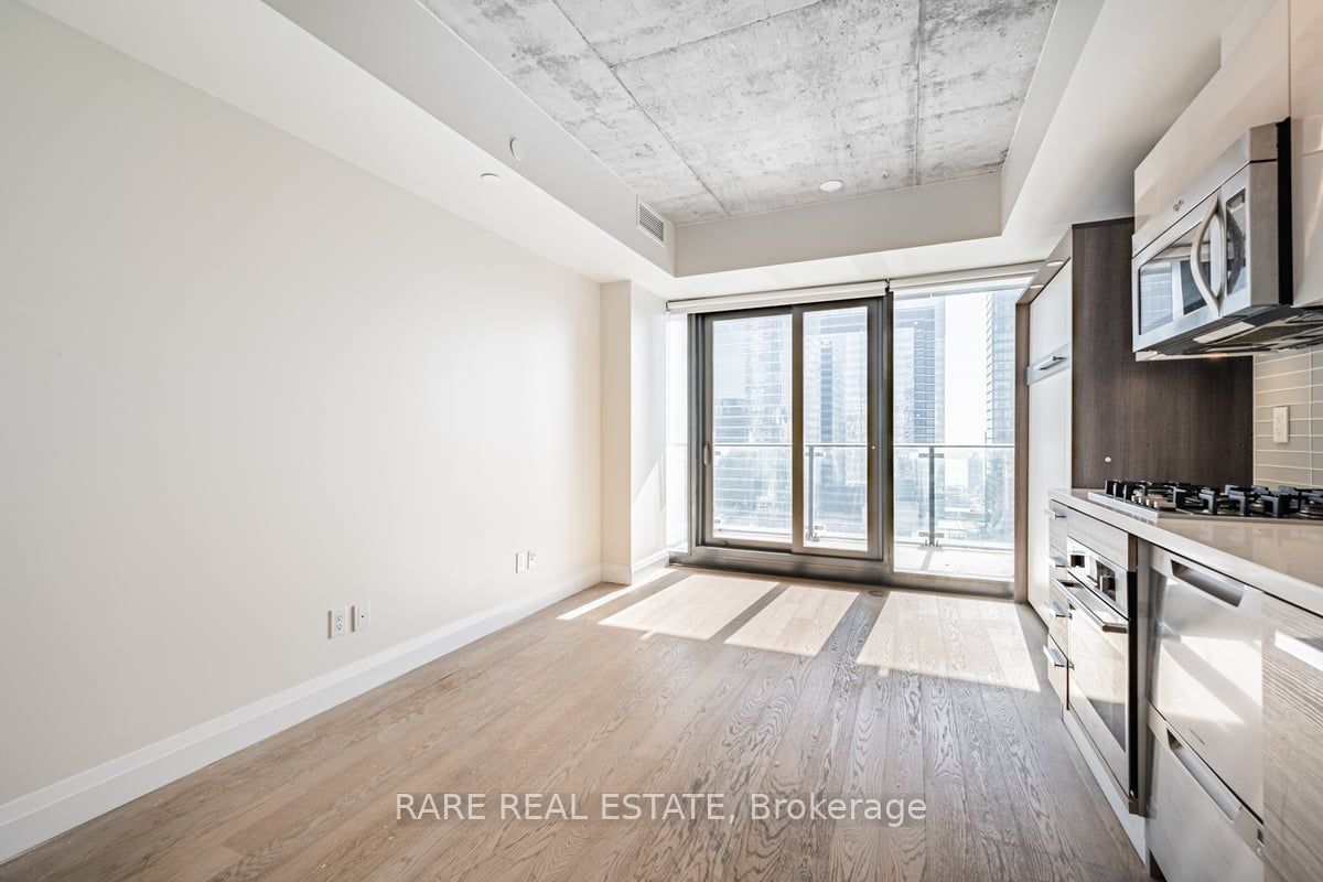 224 King St W, unit 2306 for sale