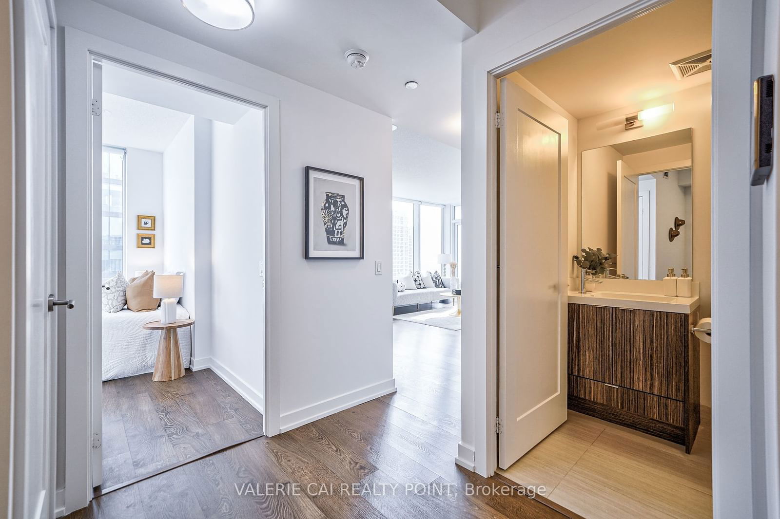 10 York St, unit 2705 for sale