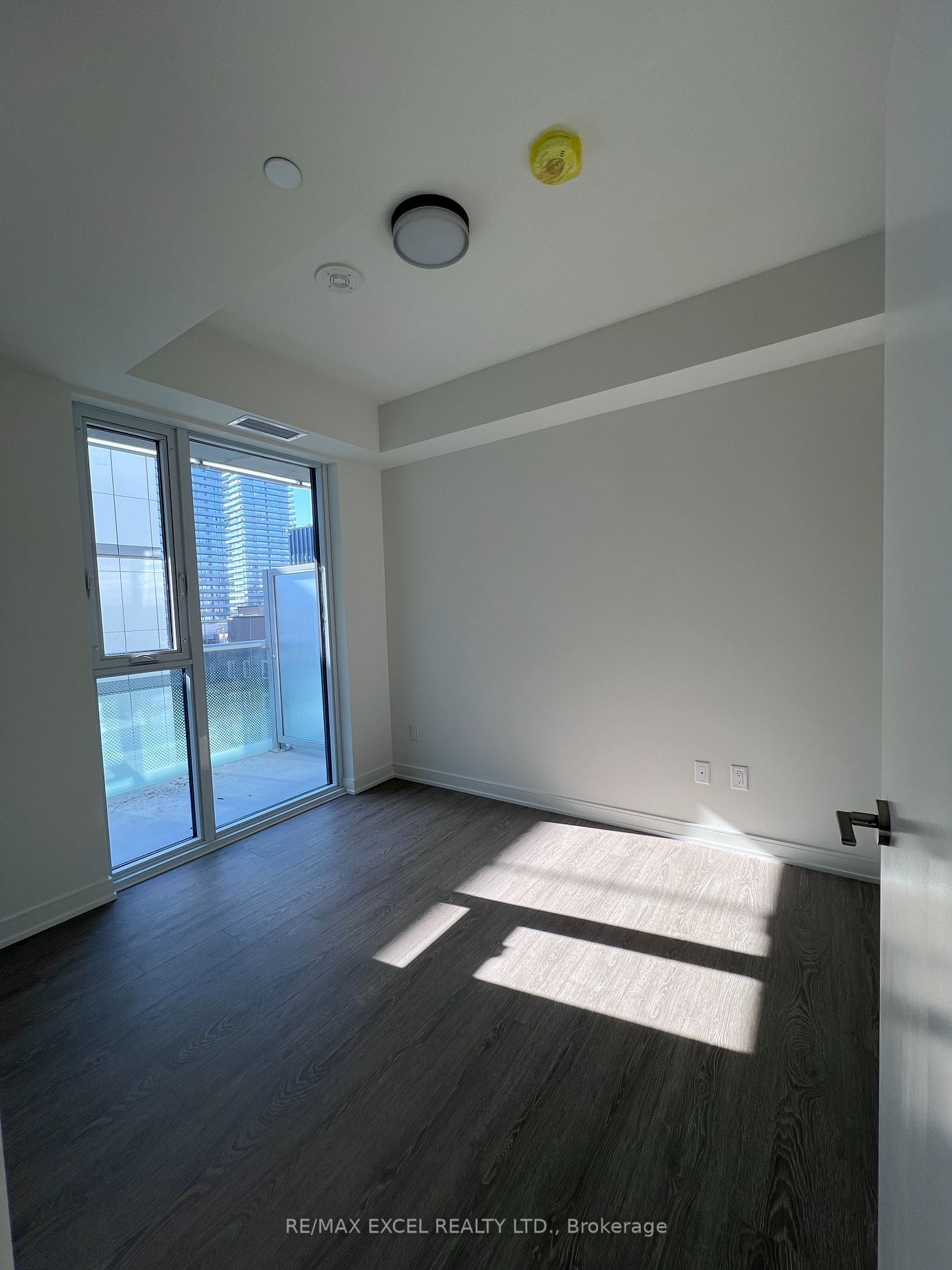 425 FRONT St E, unit 711 for rent