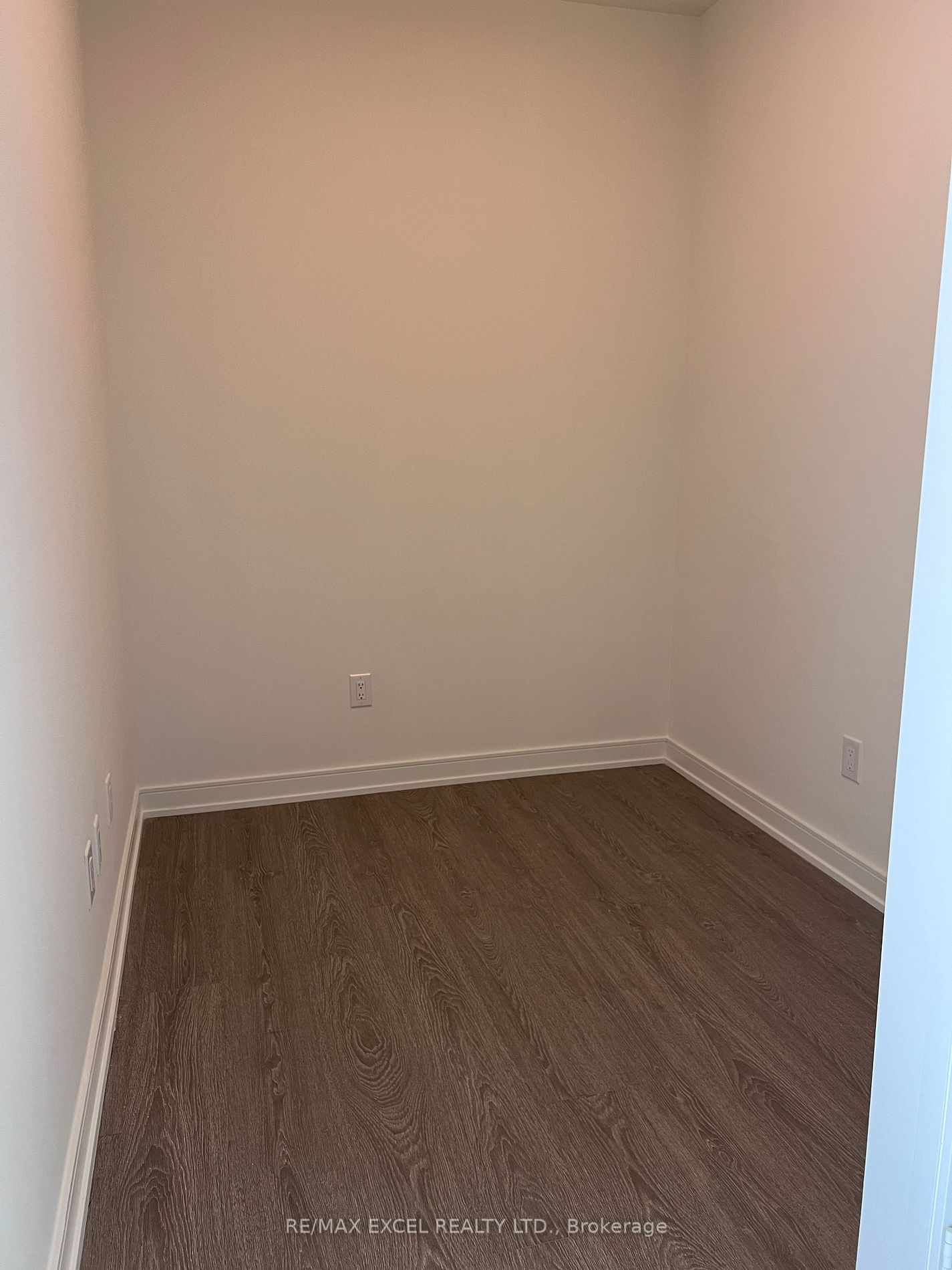 425 FRONT St E, unit 711 for rent