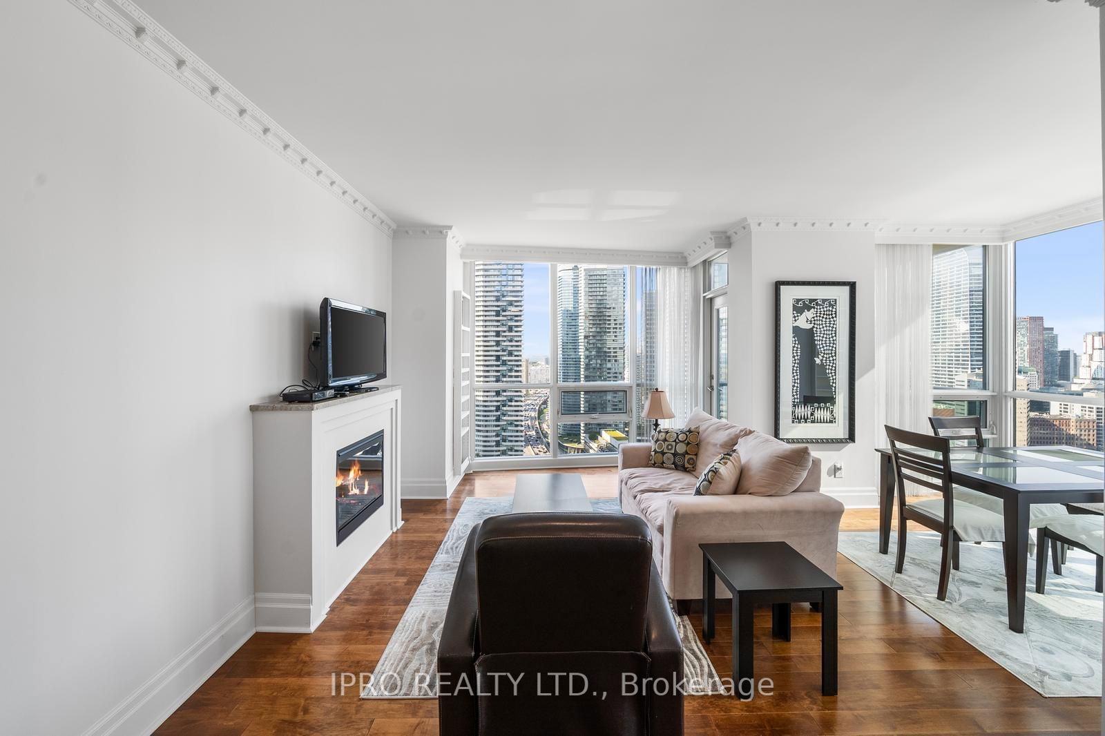 16 Harbour St, unit 3402 for sale