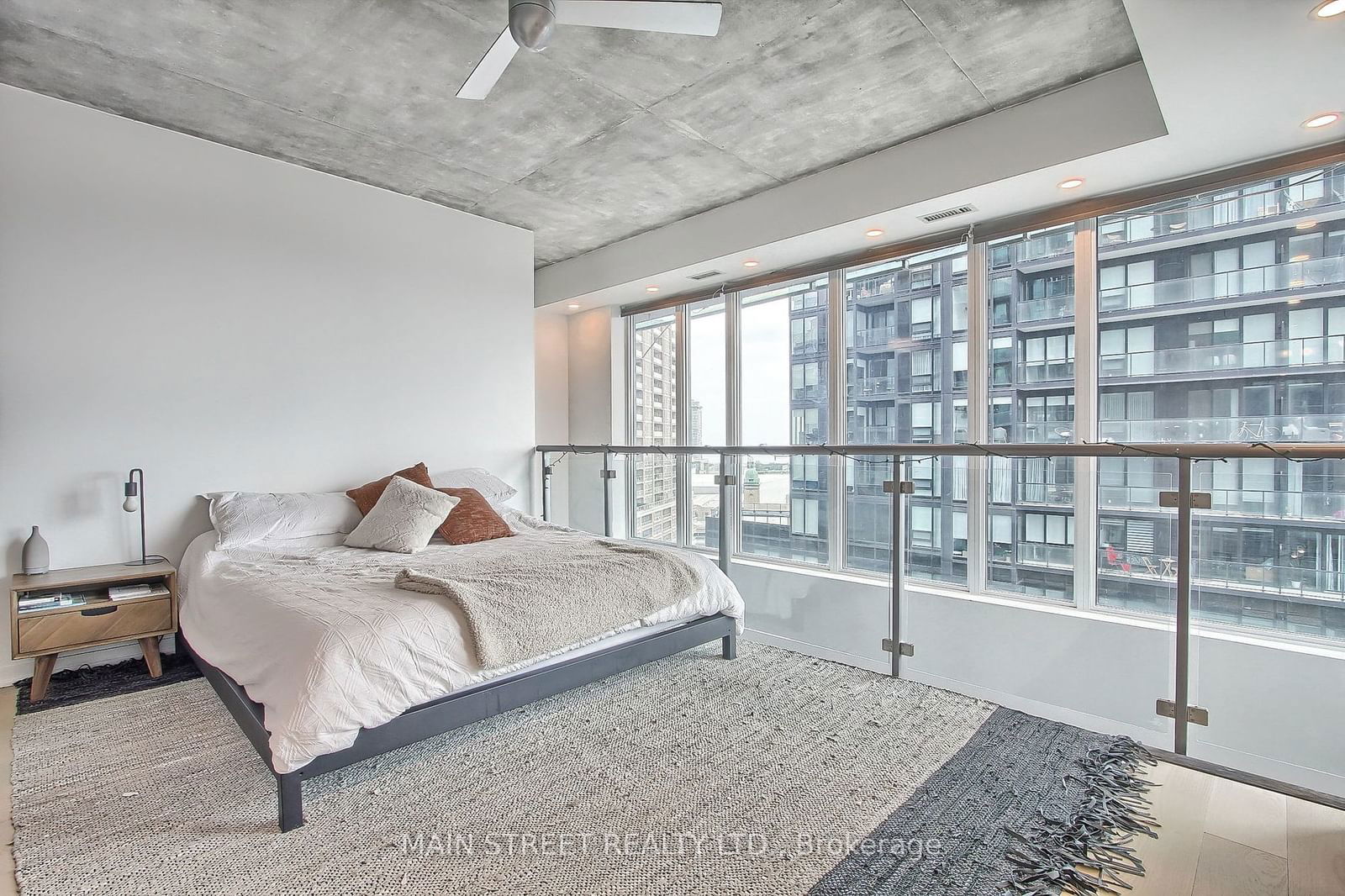 150 East Liberty St, unit 1213 for sale