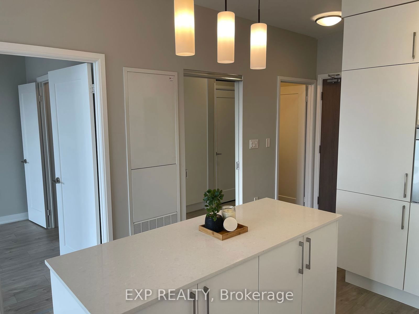 576 Front St W, unit 1618E for rent