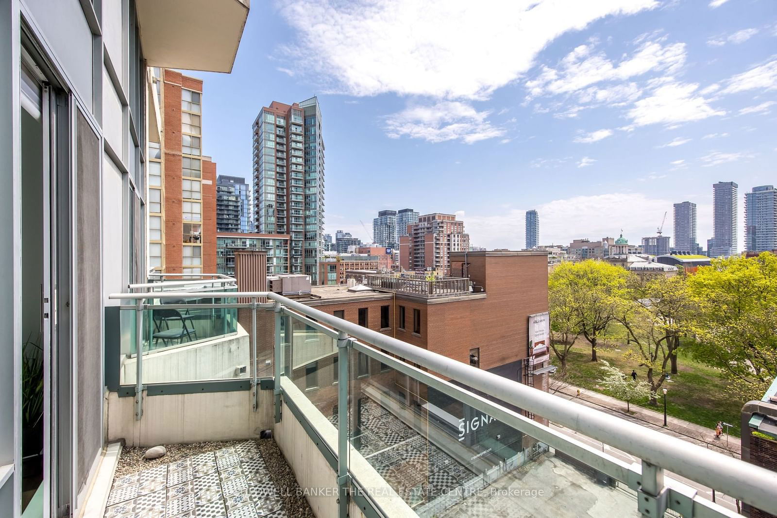 77 Lombard St, unit 712 for sale