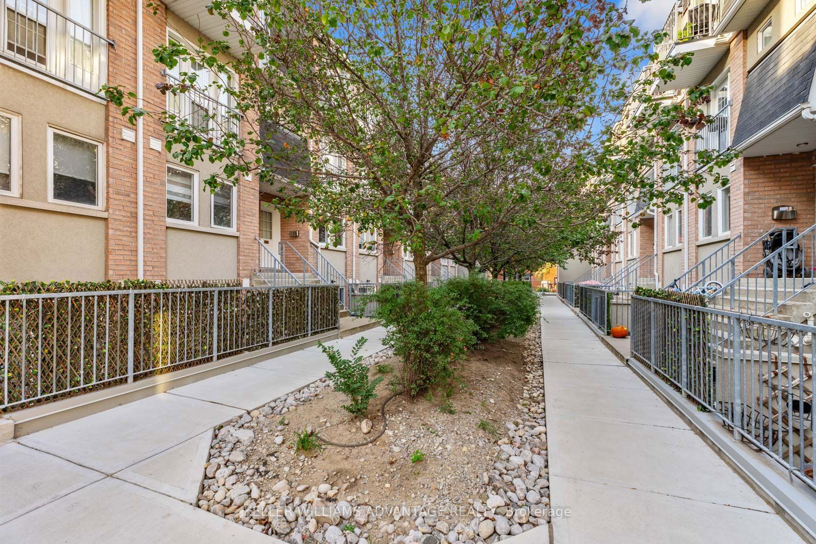 Merchant Lane Townhouses, West End, Toronto