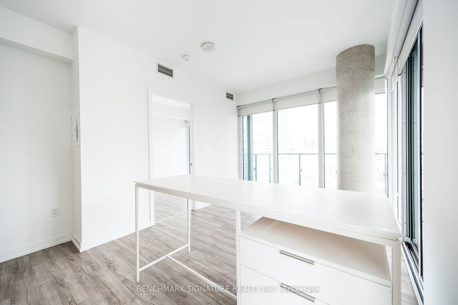 77 Shuter St, unit 2810 for rent