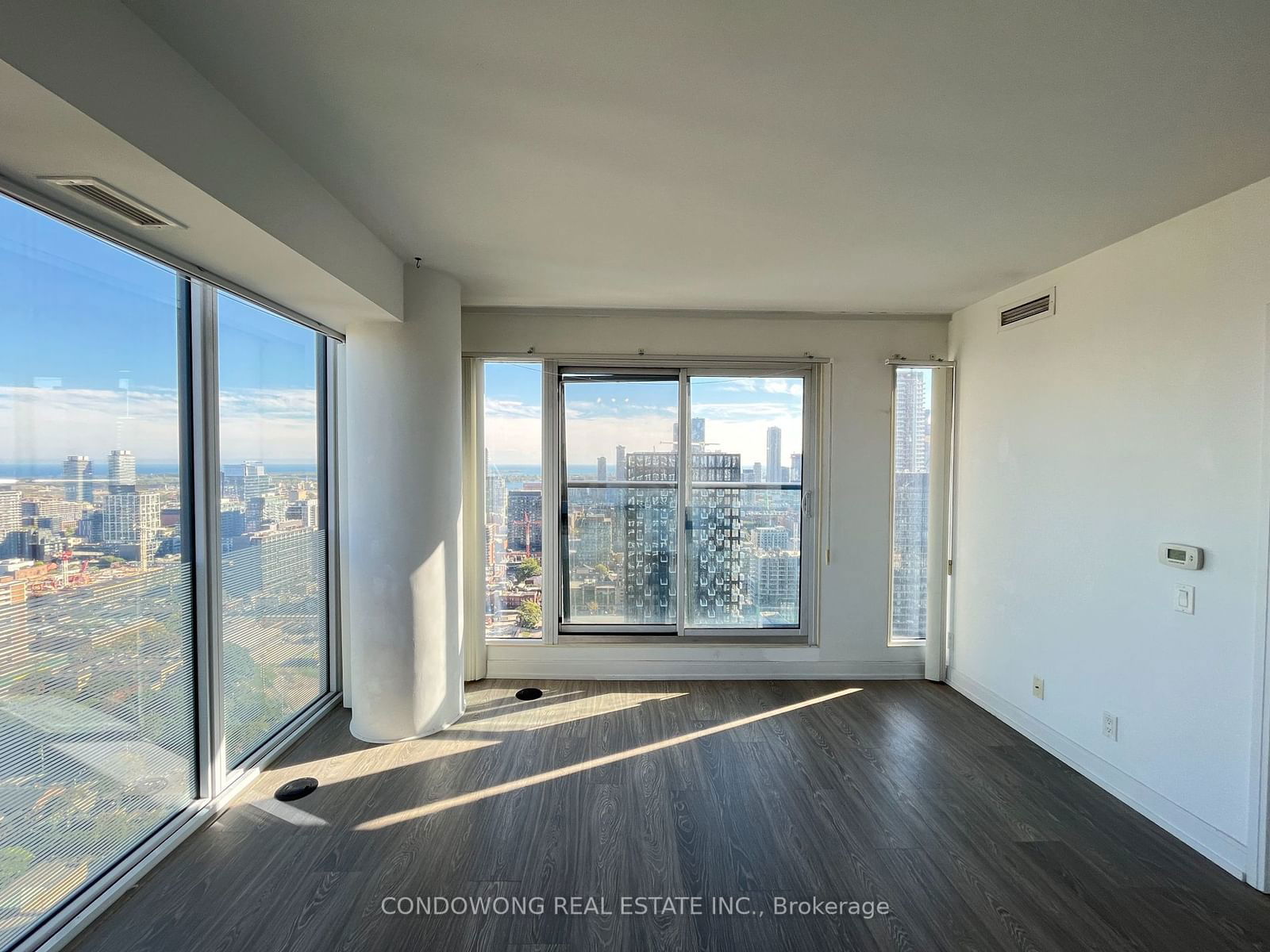 181 Dundas St E, unit 3905 for rent