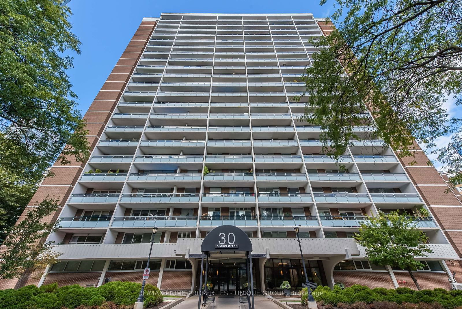 30 Gloucester St, unit 1802 for sale