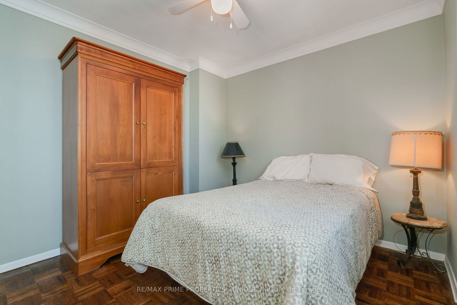 30 Gloucester St, unit 1802 for sale