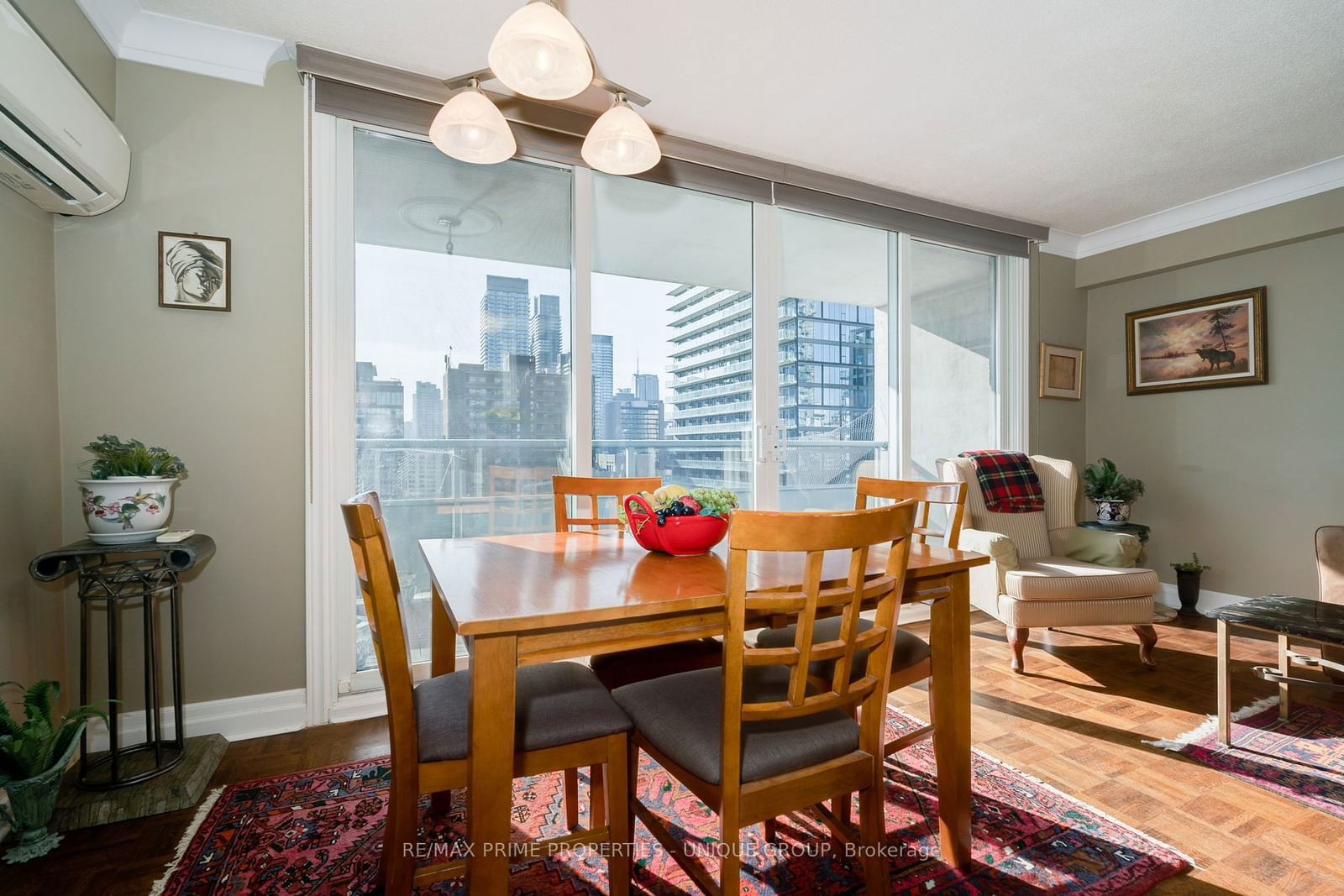 30 Gloucester St, unit 1802 for sale