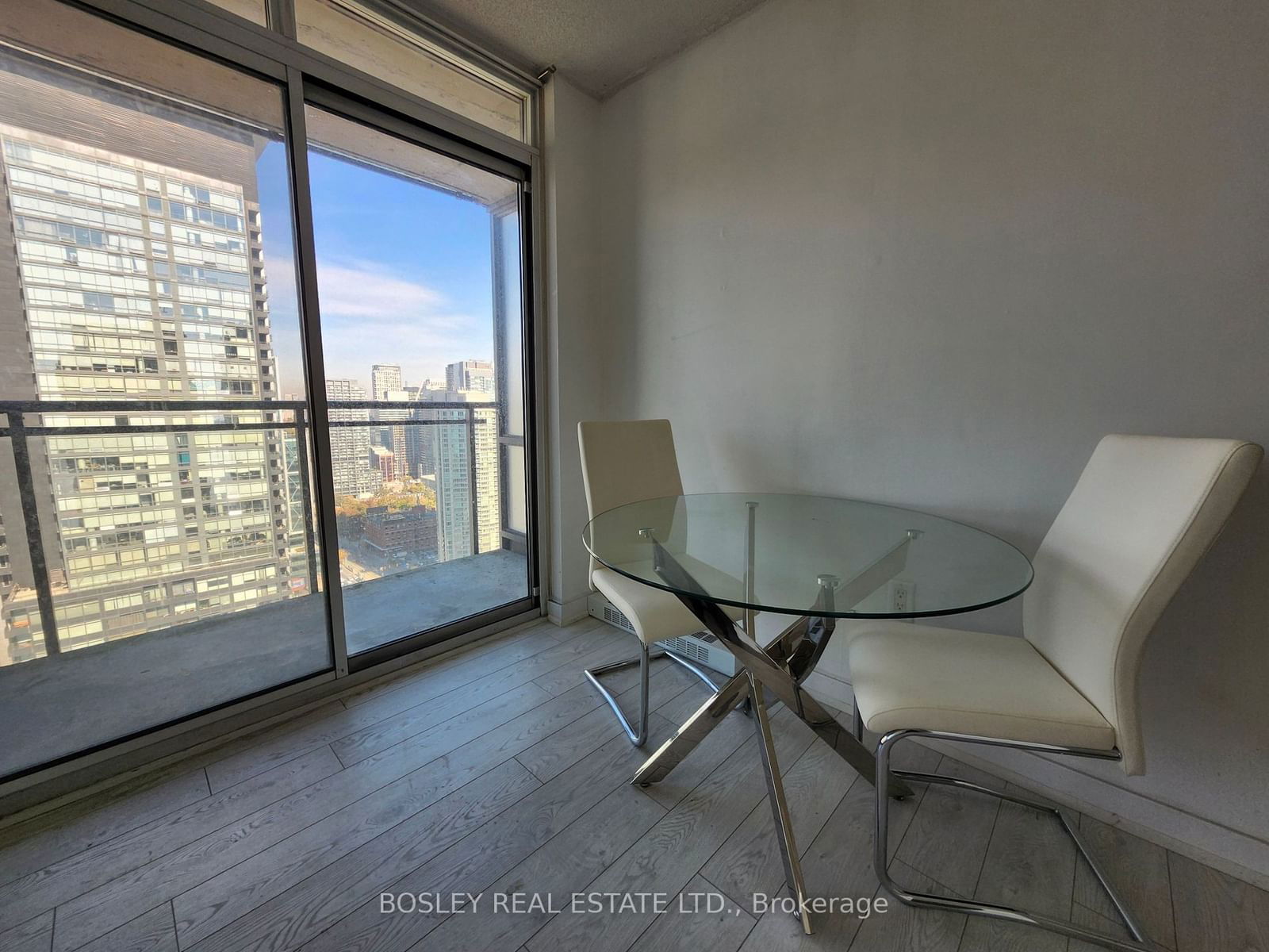 15 Fort York Blvd, unit 4503 for rent