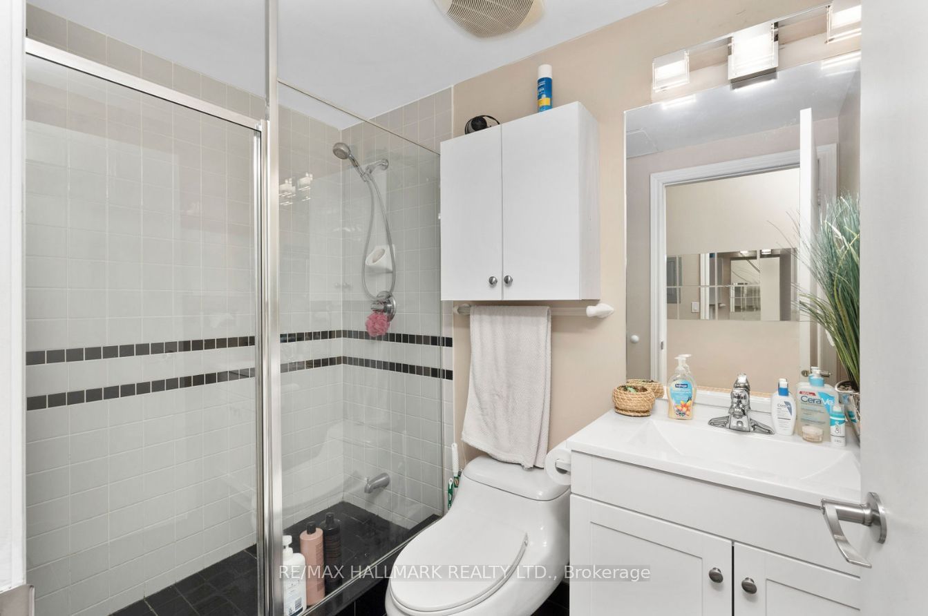 73 Richmond St W, unit L02 for sale