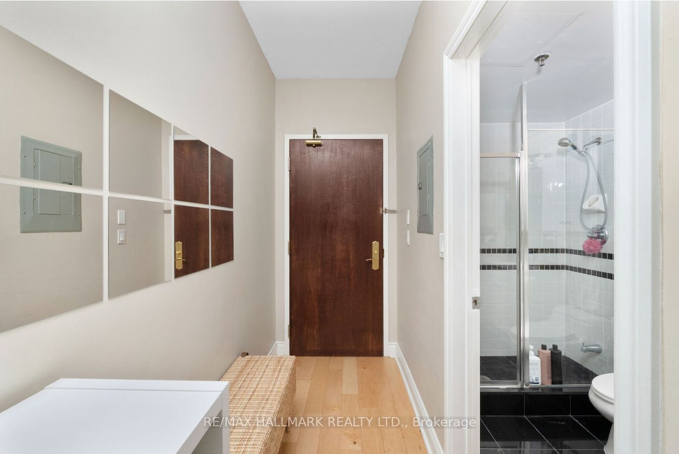 73 Richmond St W, unit L02 for sale