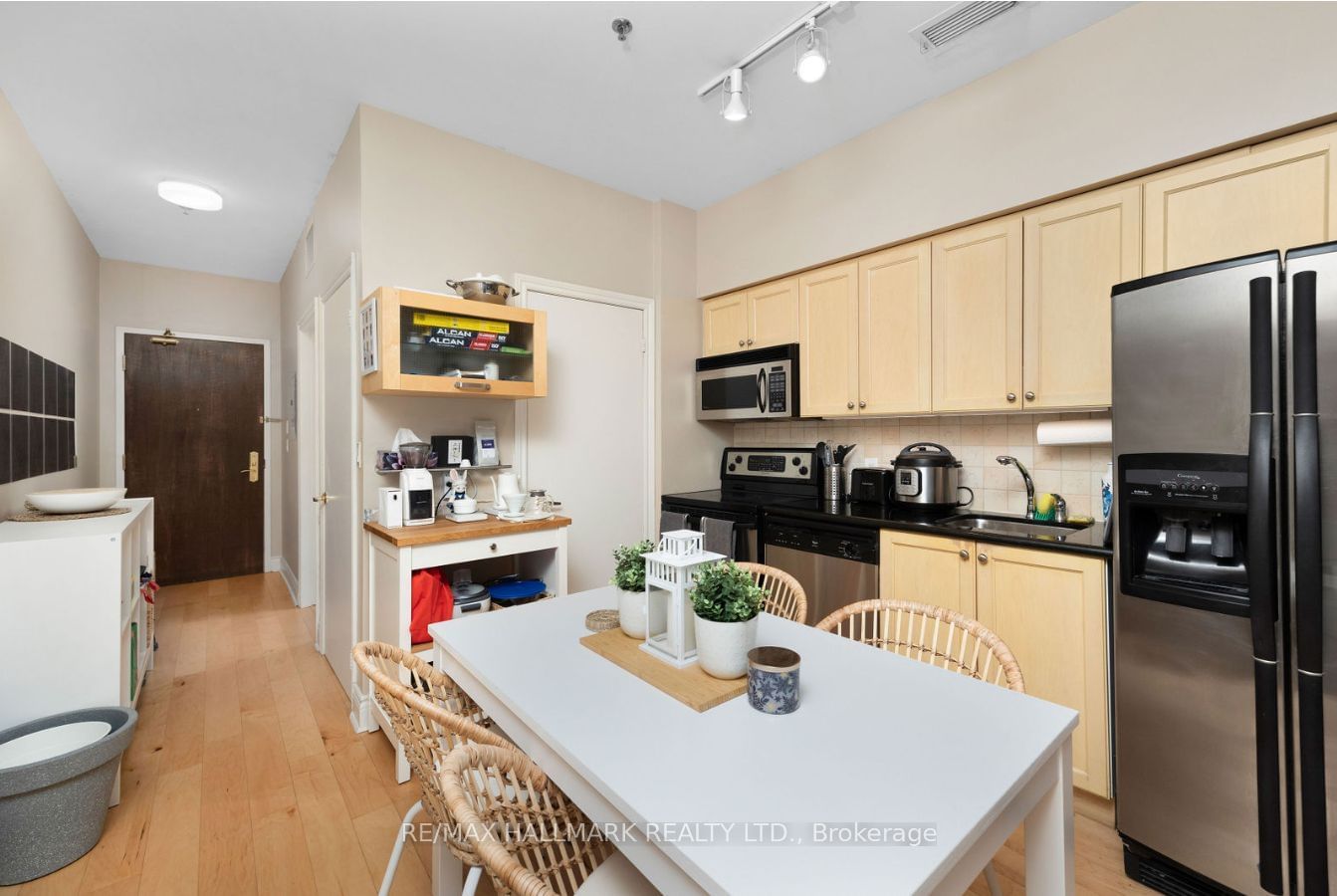 73 Richmond St W, unit L02 for sale