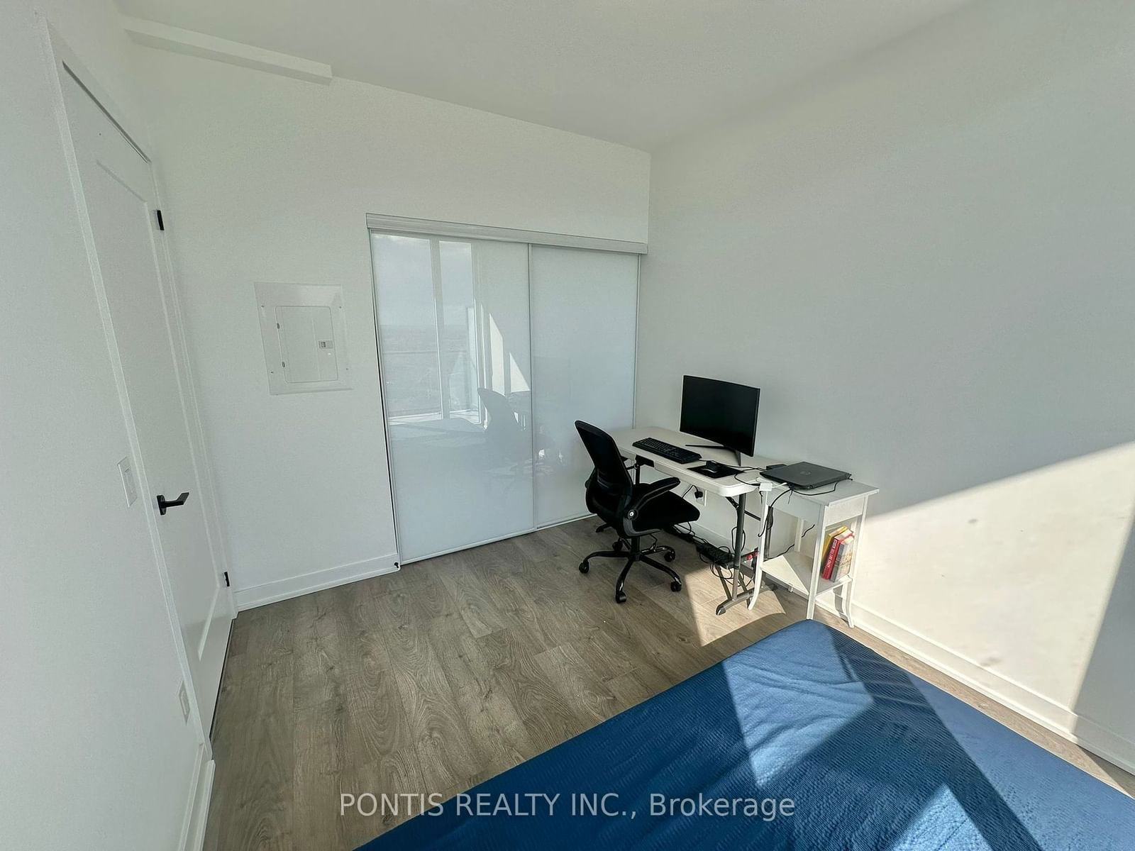 5 DEFRIES St, unit 2303 for rent