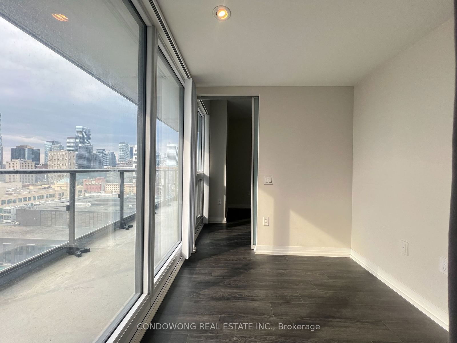 251 Jarvis St, unit 2210 for rent