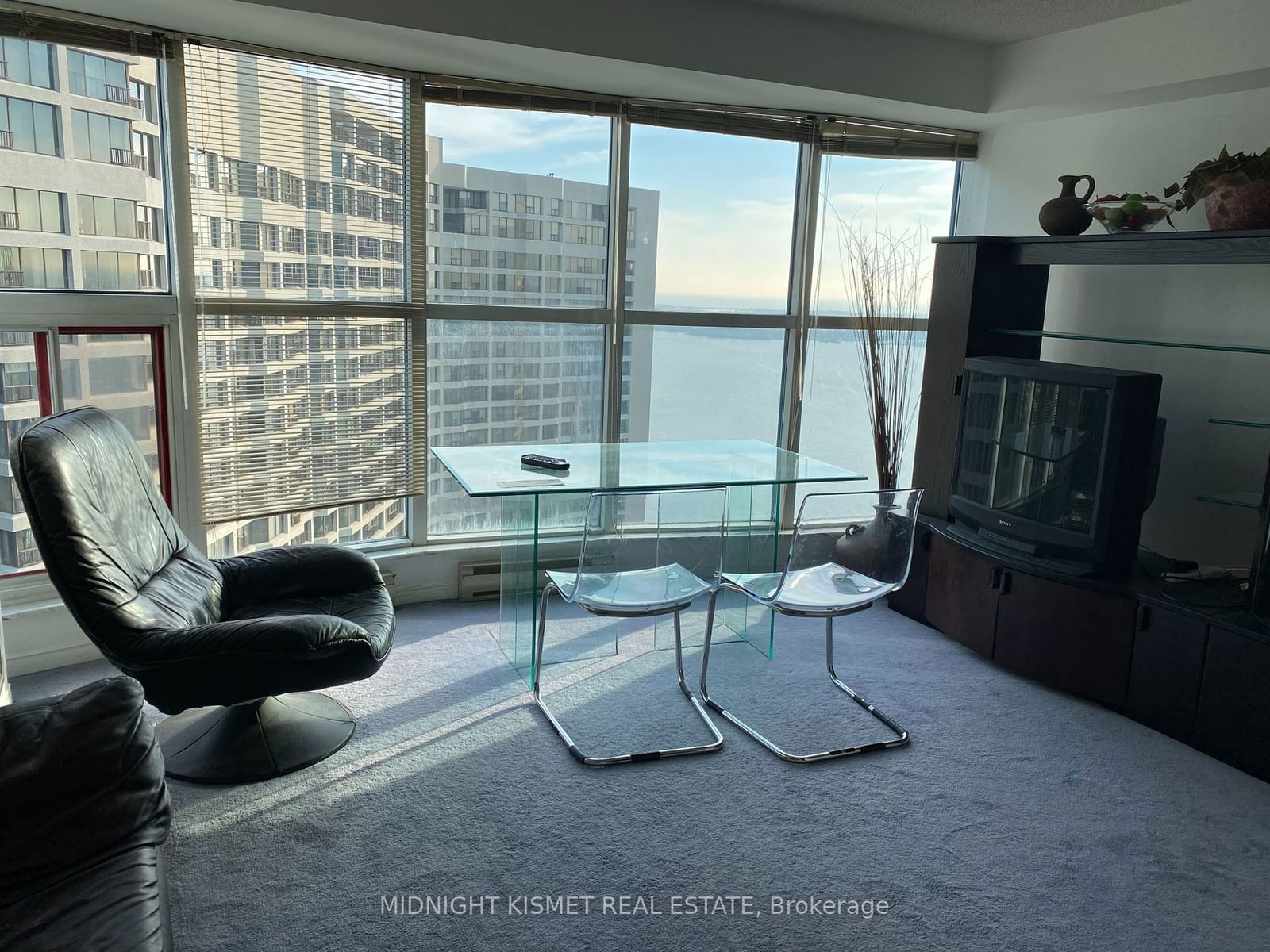 77 Harbour Sq, unit 3705 for rent