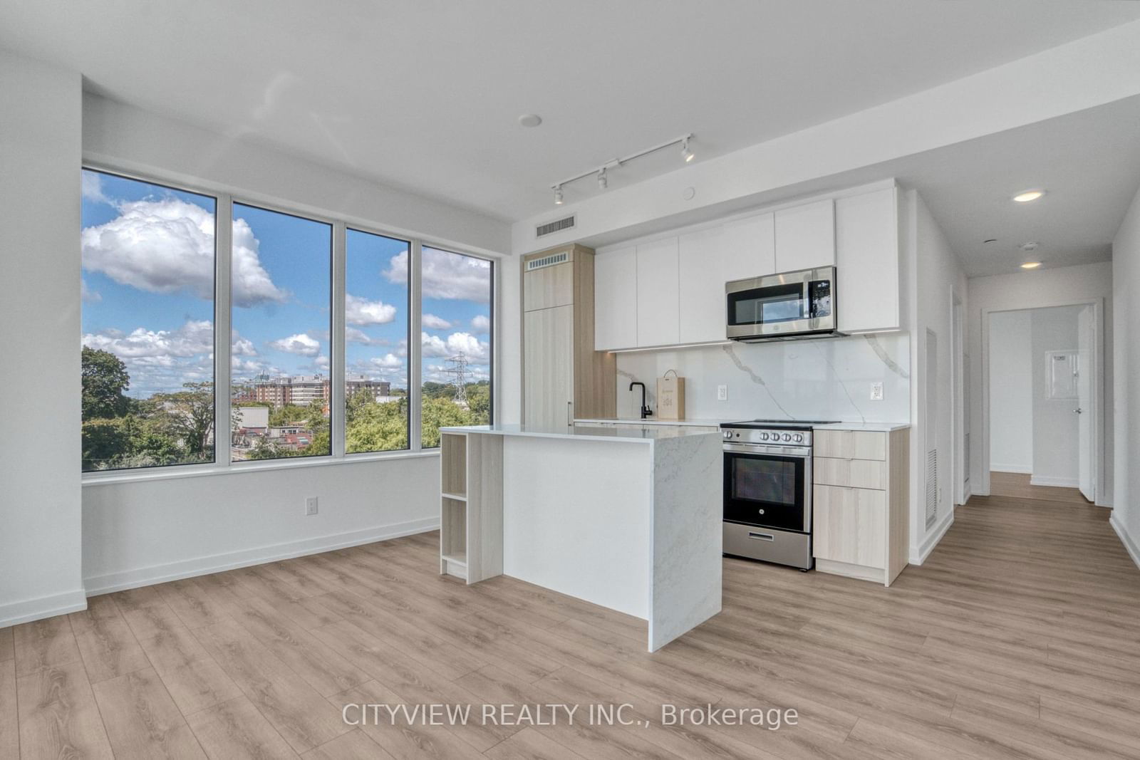 500 Dupont St, unit 404 for sale