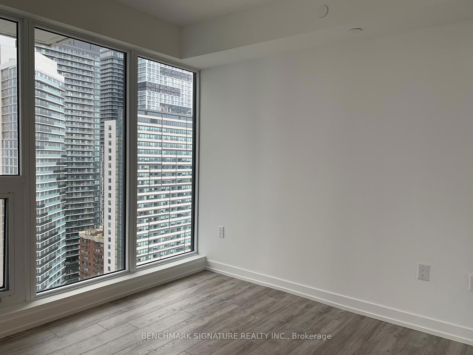 77 Shuter St, unit 3113 for rent