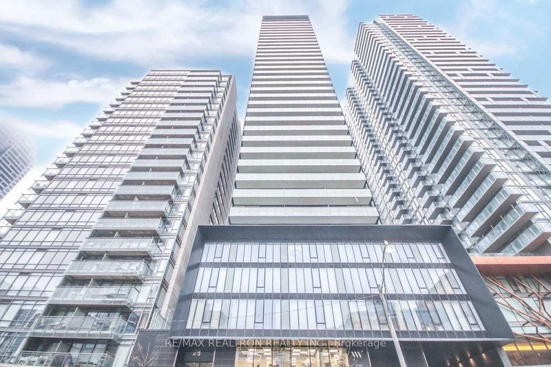 28 Wellesley St E, unit 2203 for rent