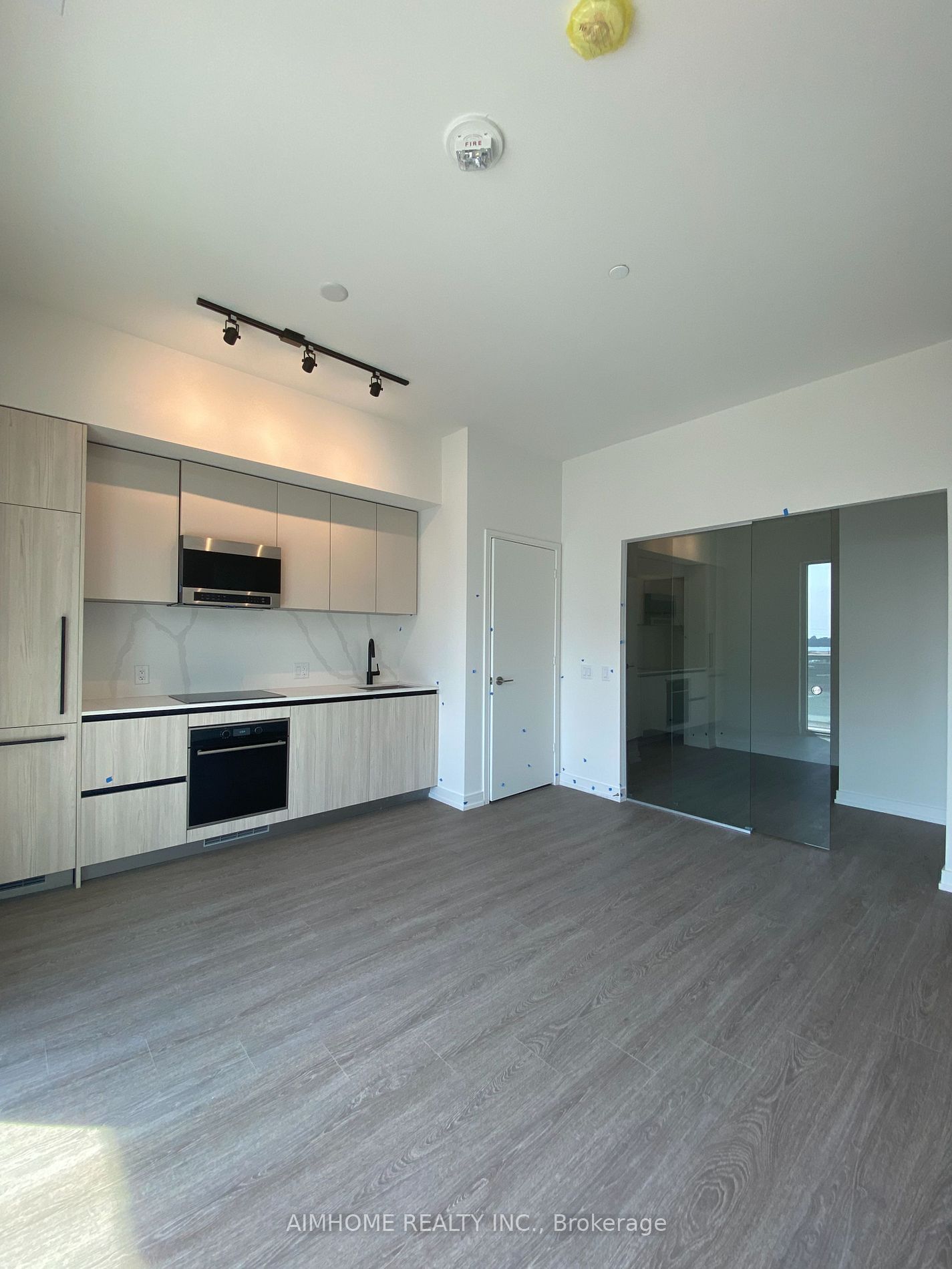 425 Front St E, unit 814 for rent