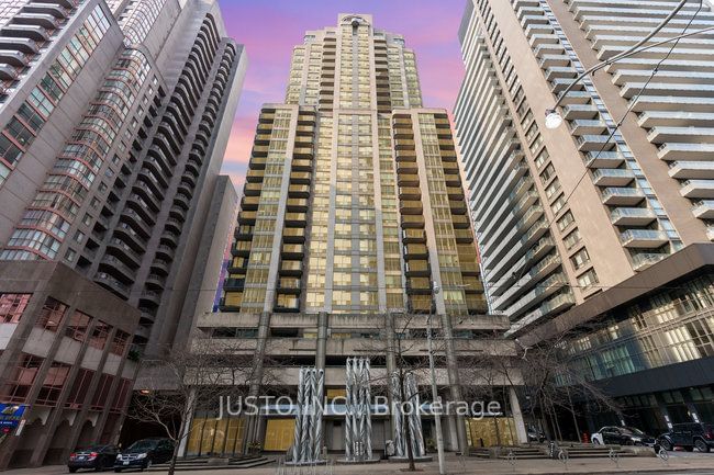 750 Bay St, unit 1108 for sale