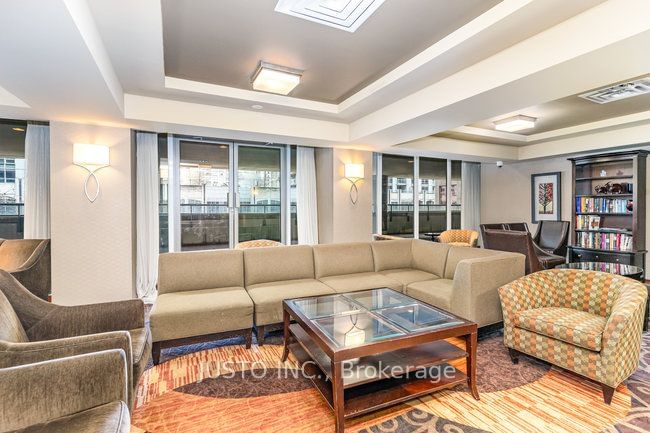 750 Bay St, unit 1108 for sale