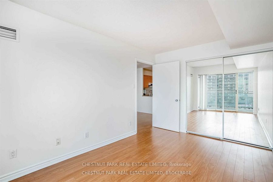 600 Queens Quay W, unit 730 for rent