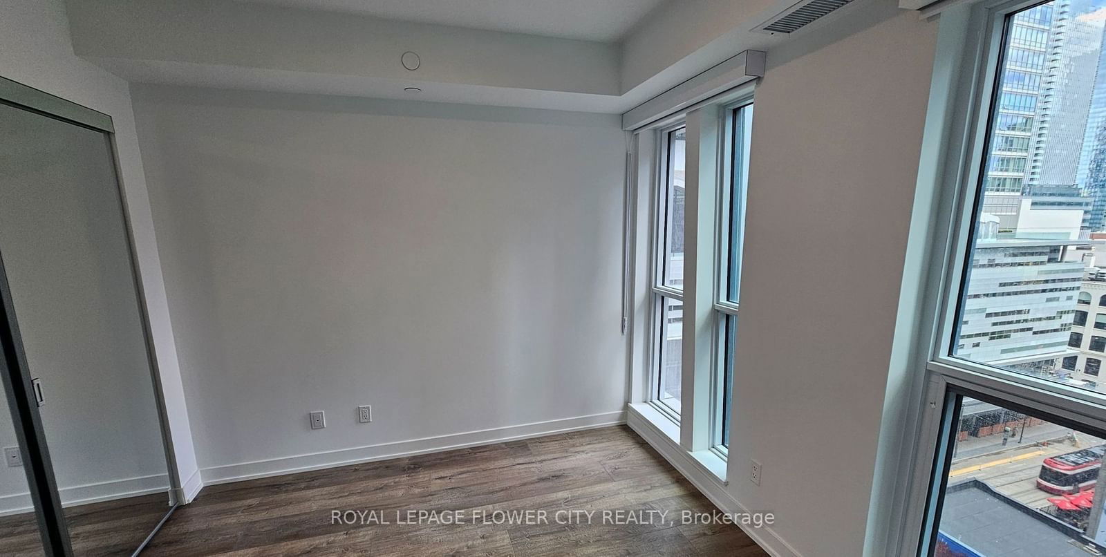 327 King St W, unit 901 for rent