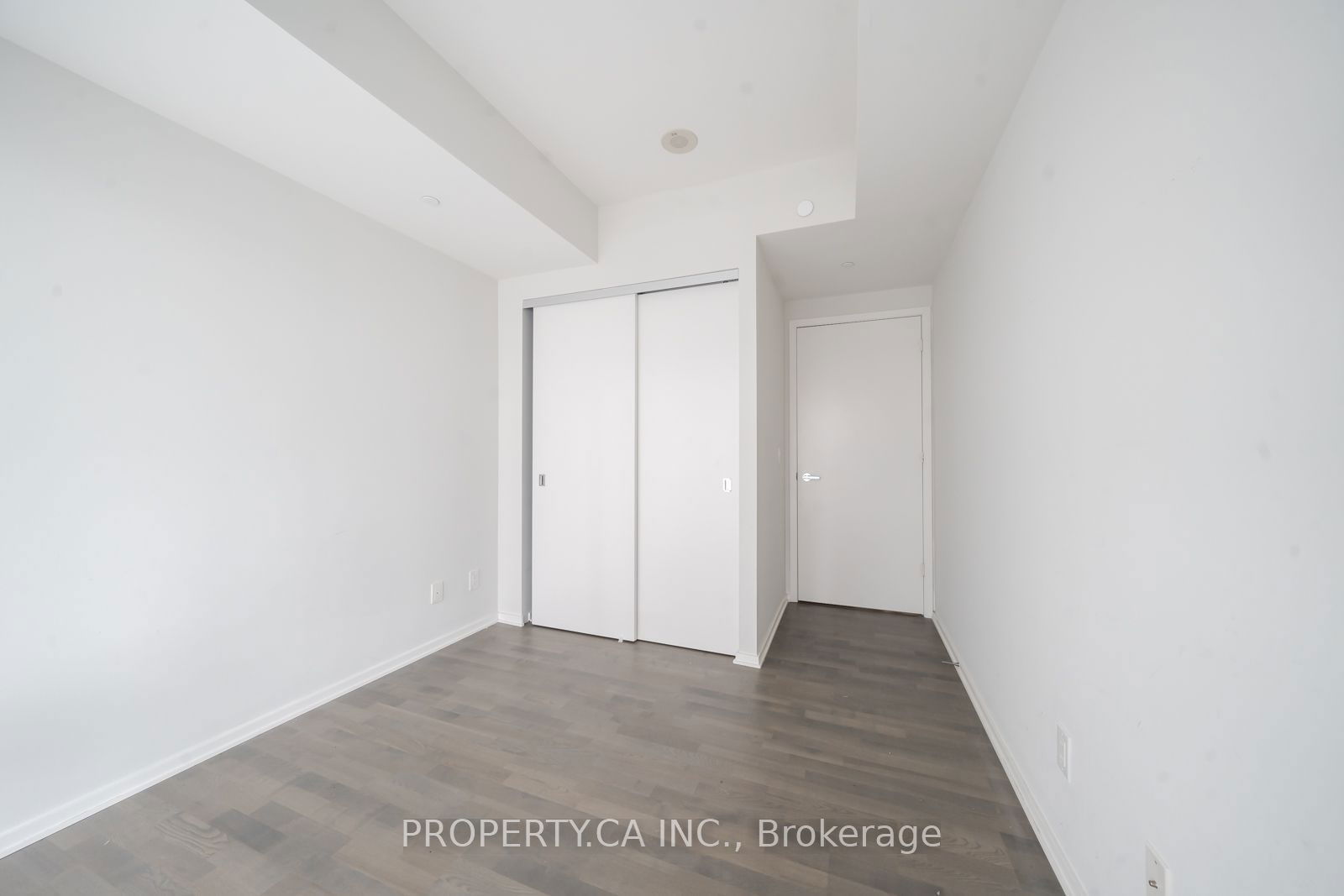 1 Bloor St E, unit 1407 for rent