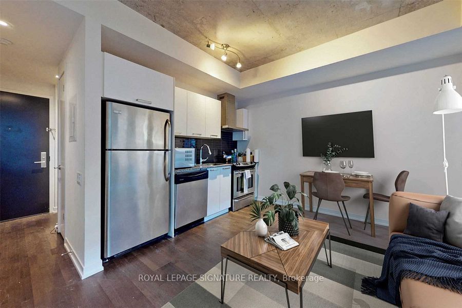 95 Bathurst St, unit 515 for rent