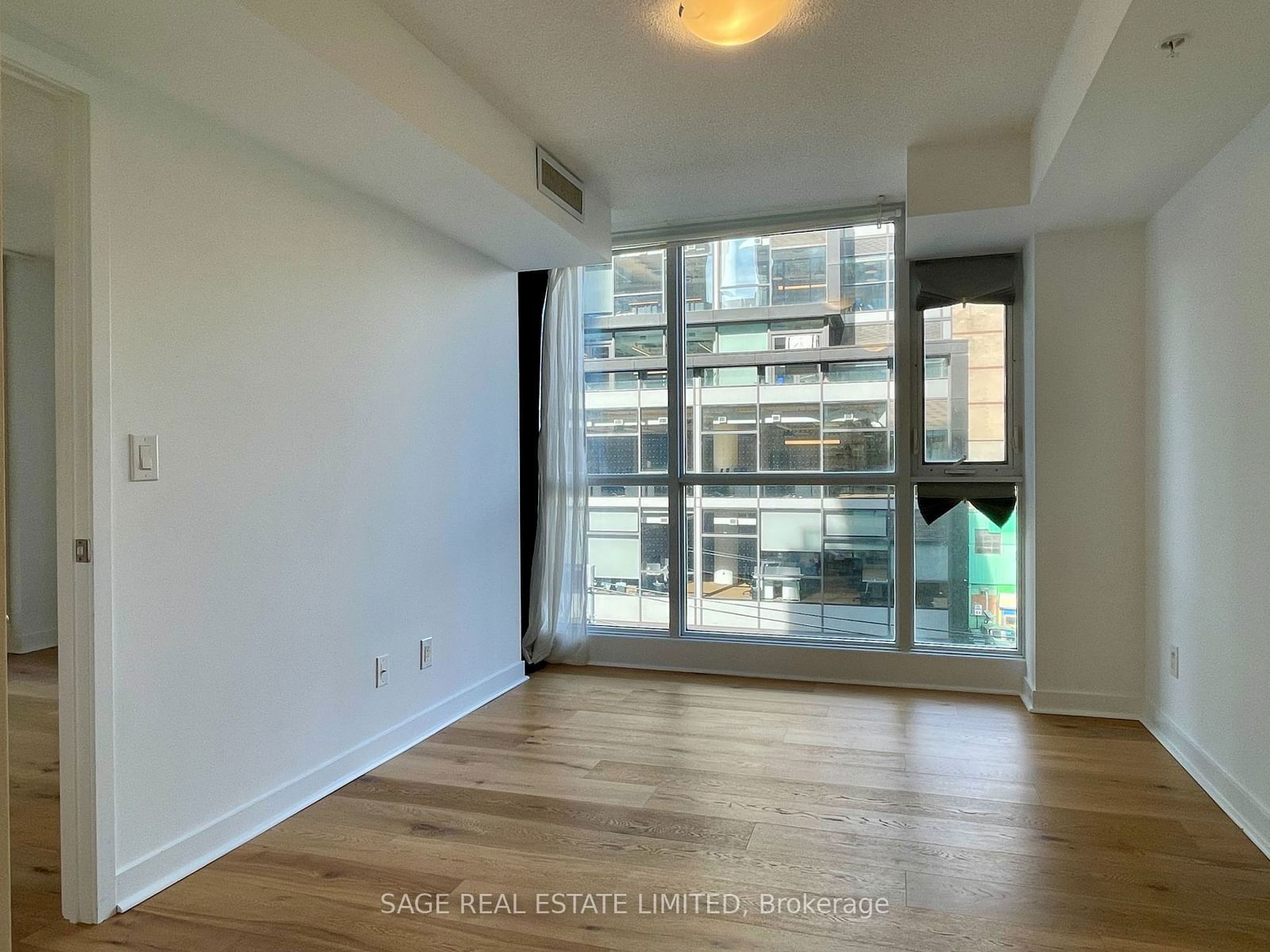 295 Adelaide St W, unit 424 for rent