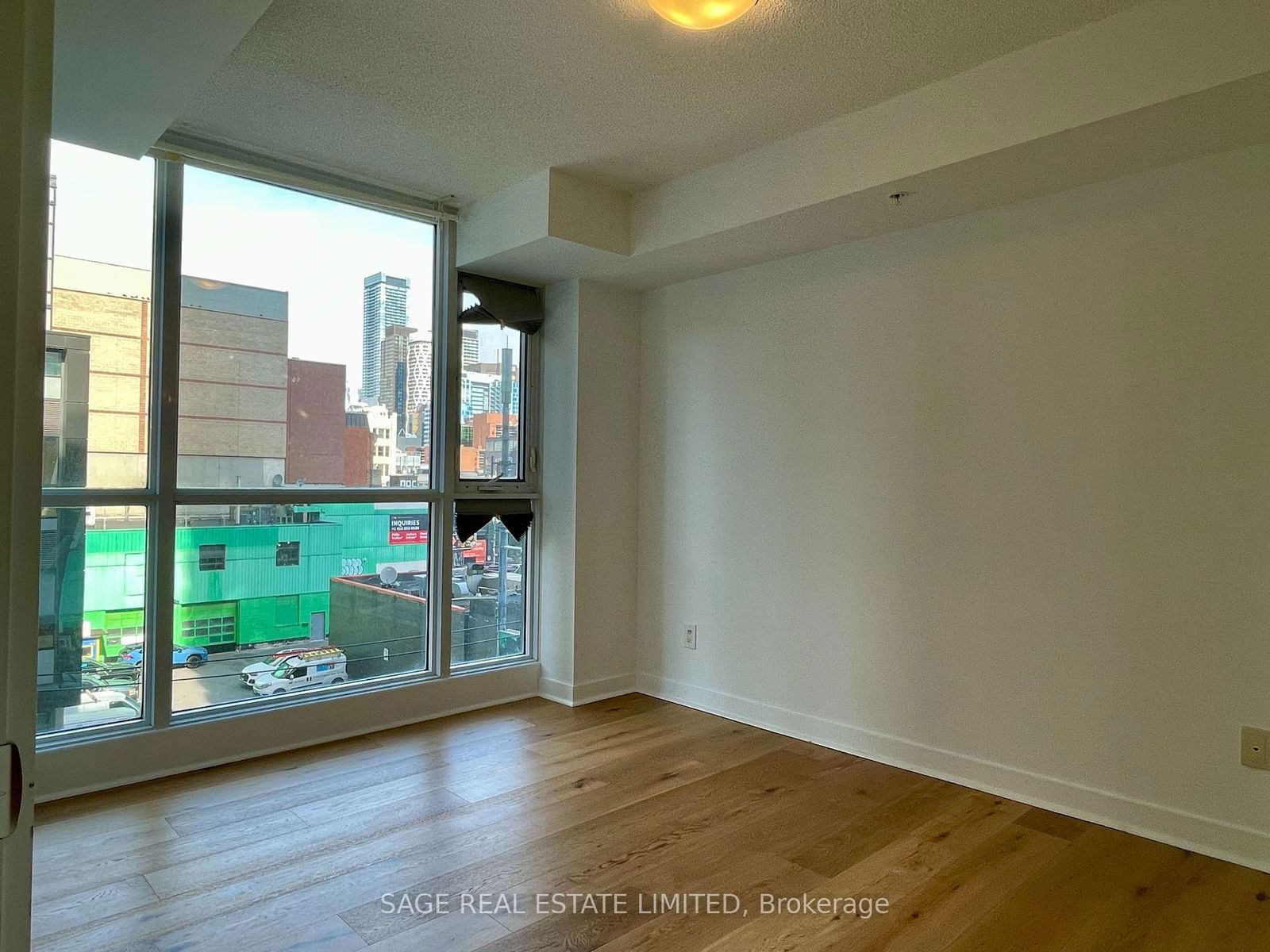 295 Adelaide St W, unit 424 for rent