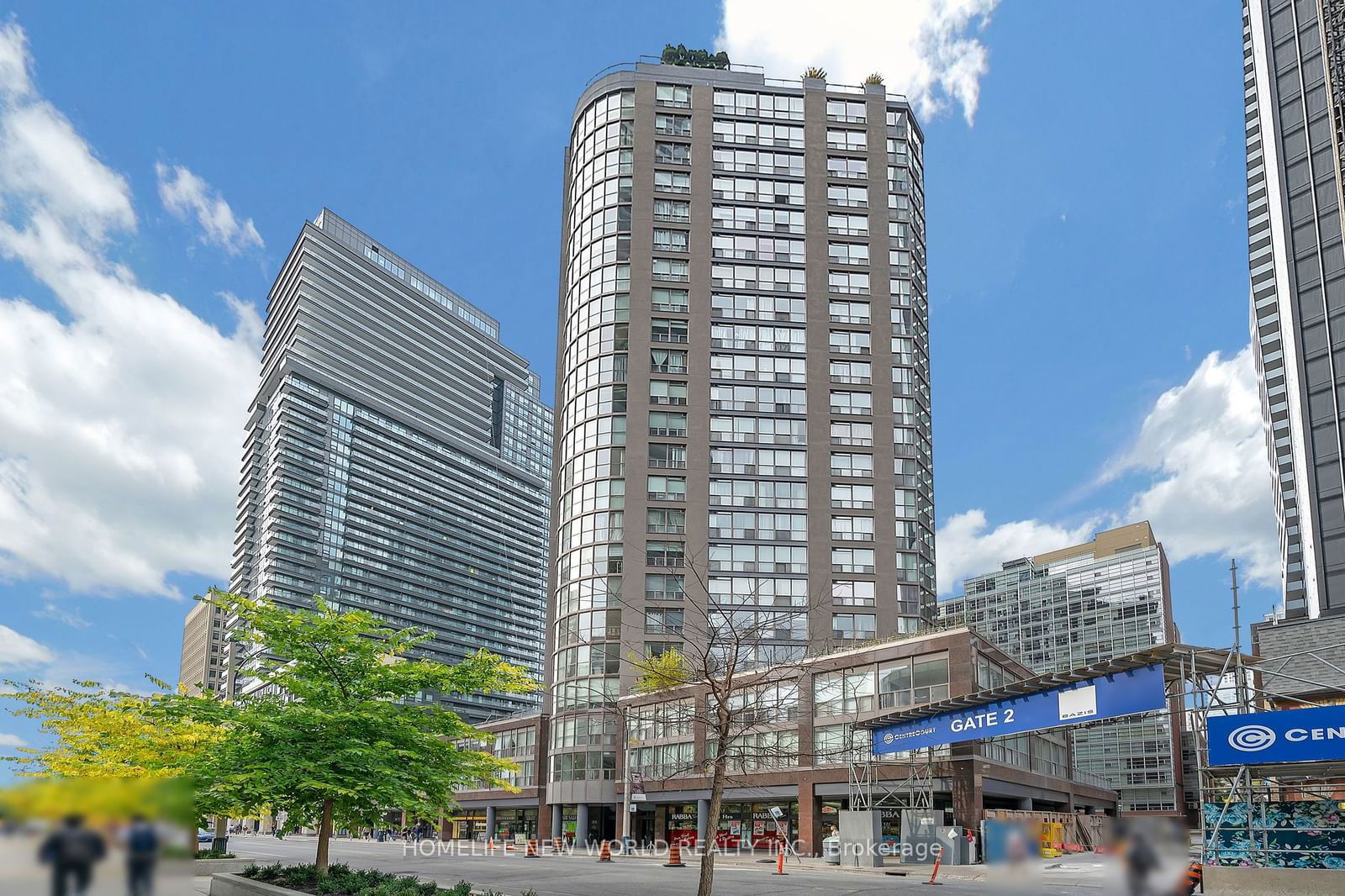 24 Wellesley St W, unit 512 for sale