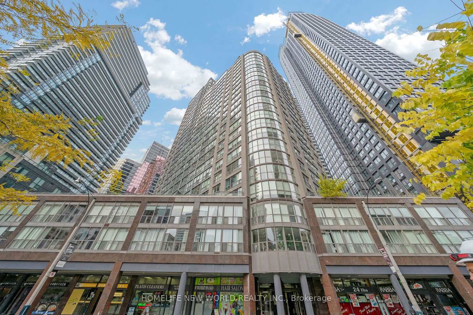 24 Wellesley St W, unit 512 for sale