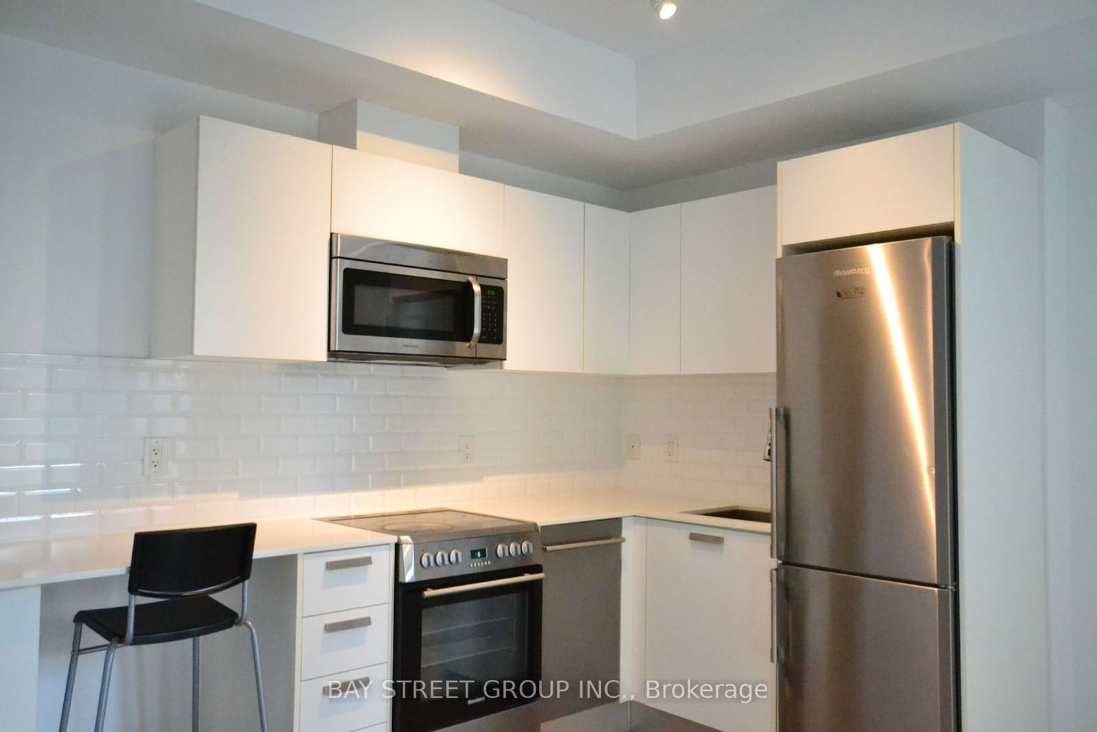 42 Charles St E, unit 1506 for rent