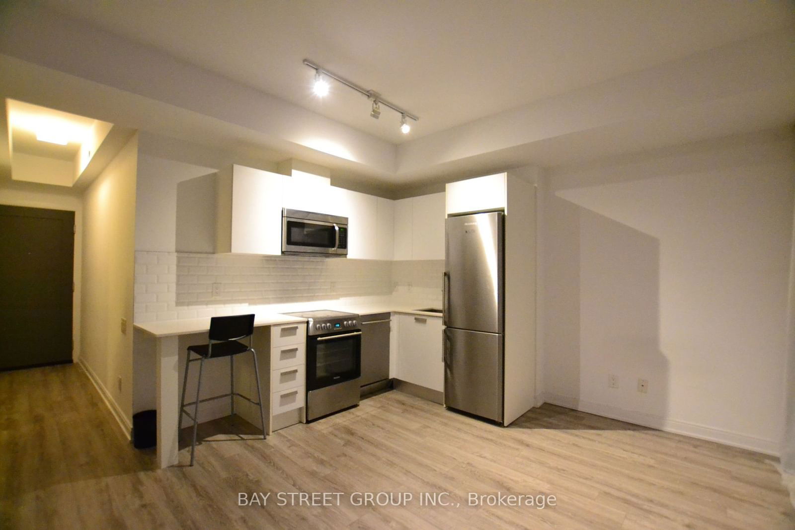 42 Charles St E, unit 1506 for rent