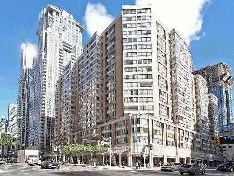 711 Bay St, unit 1616 for rent