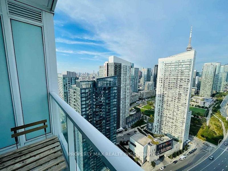 19 Bathurst St, unit 3906 for rent