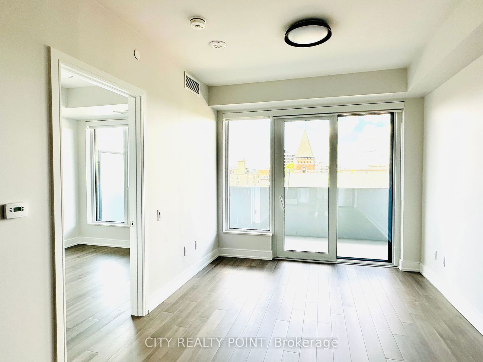 2525 Bathurst St, unit 203 for rent